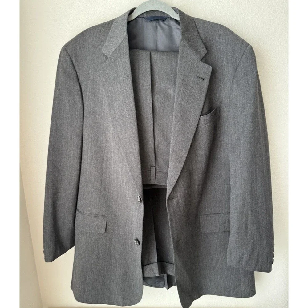 Burberry London 2-Piece Suit‎ 43L 36x40 Gray Pinstriped 100% Wool Made USA